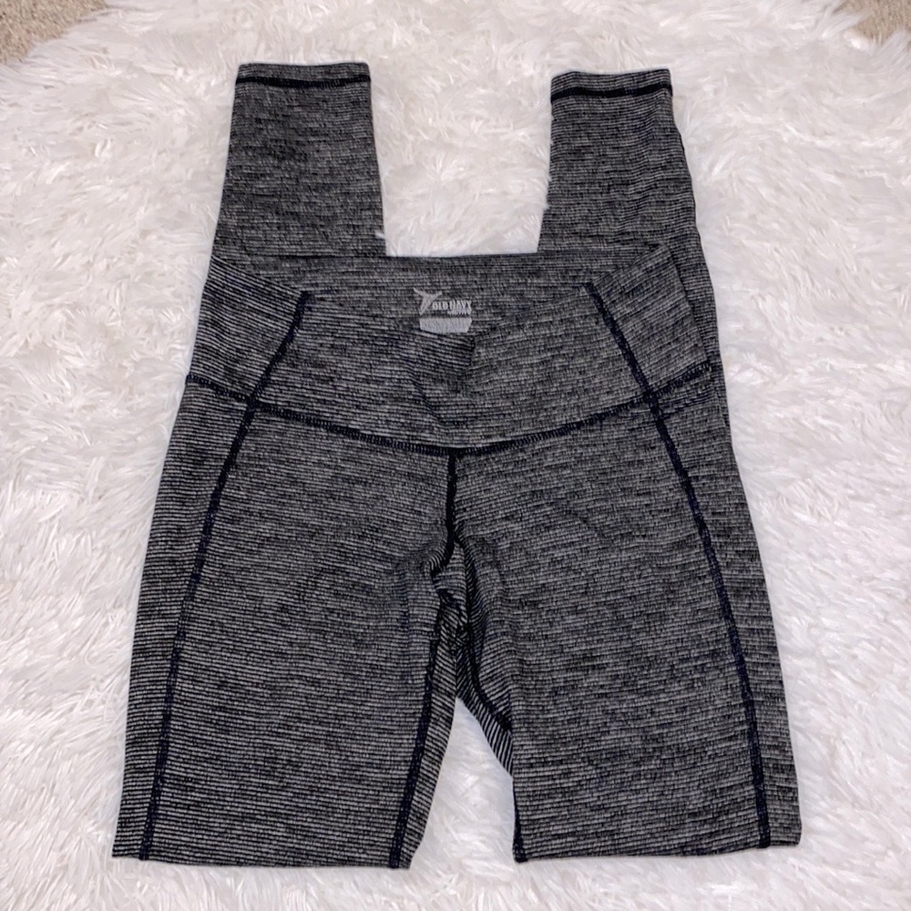 ⚡️Old Navy Active Go-Dry Leggings